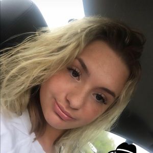 Meet your Posher, Brooke